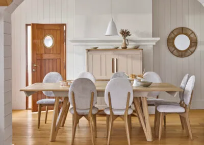 Table et chaises de salle à manger