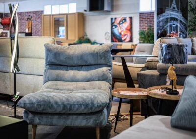 Fauteuils au magasin de meubles Montorfano