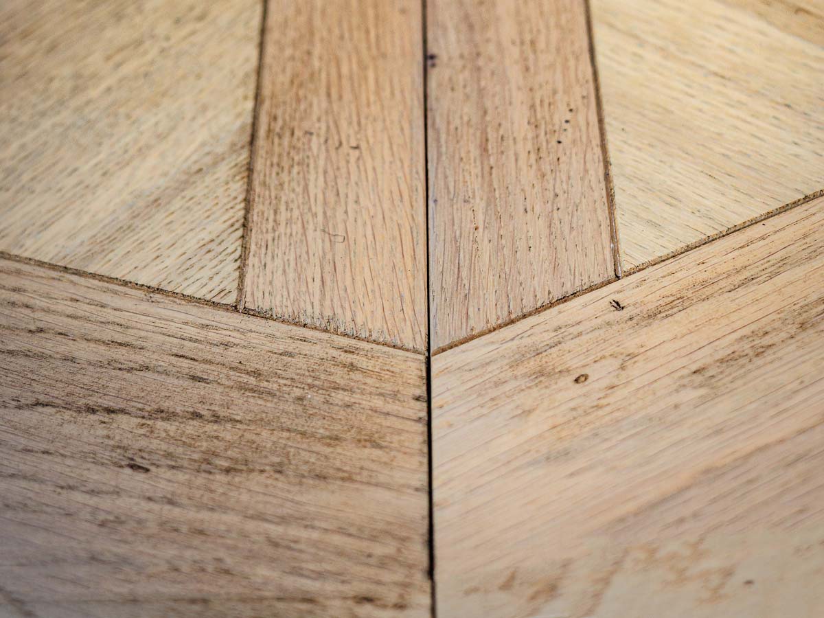 Macro assemblage d'un meuble en bois